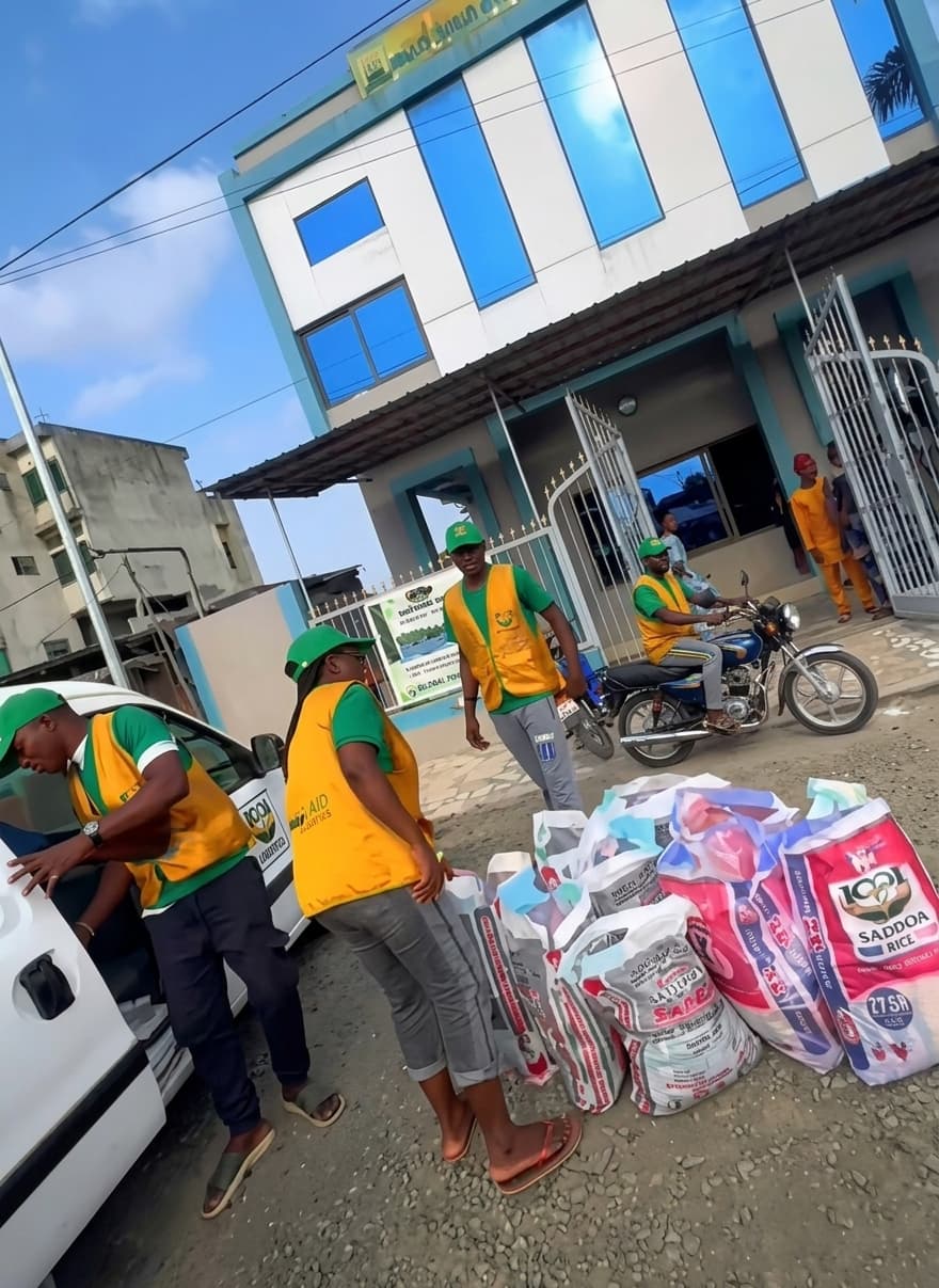 Food distribution to the families we follow